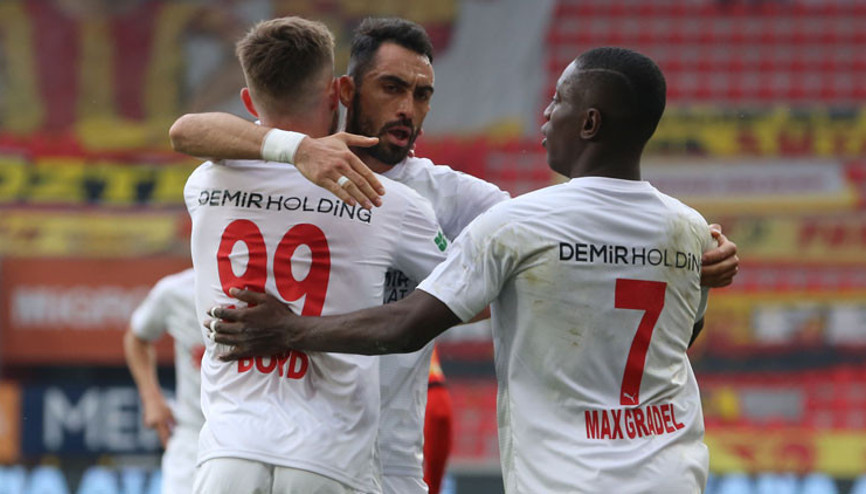 Sivassporun Süper Ligdeki 700. golünü Tyler Boyd attı