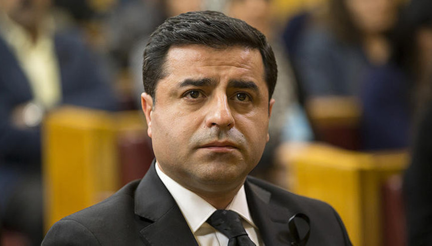 Selahattin Demirtaşa, Cumhurbaşkanına hakaret suçundan 3 yıl 6 ay hapis cezası