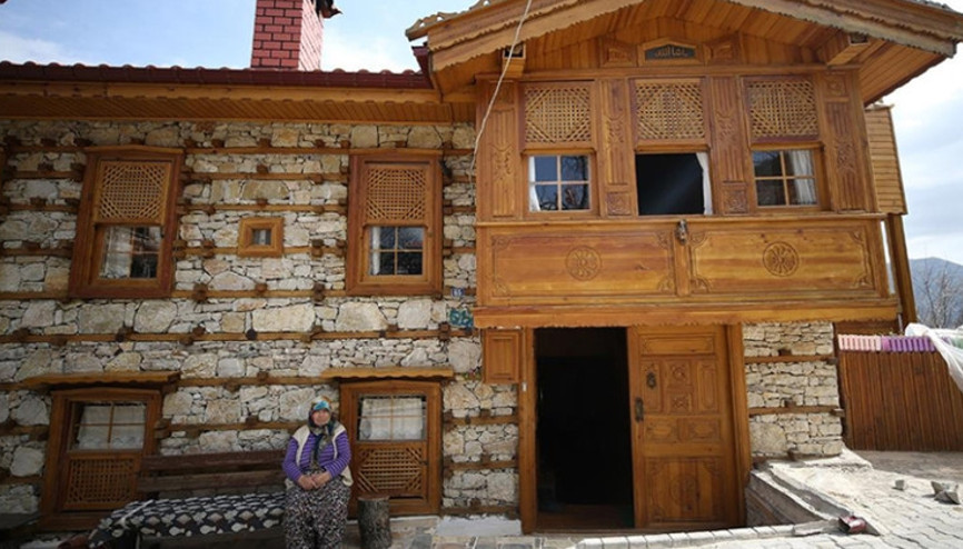 Antalyanın tarihi düğmeli evleri