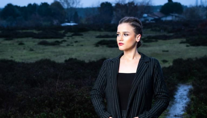 Zehra’dan retro klip