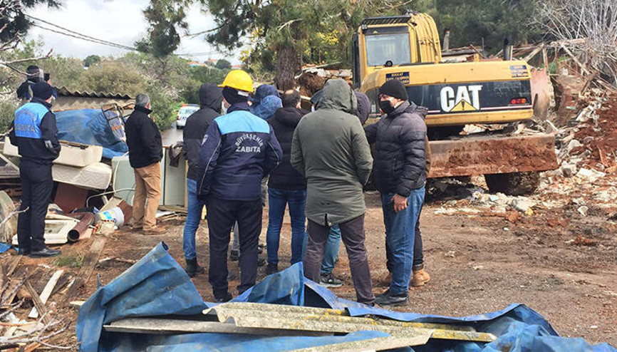 Burgazadada ahırların yıkılmasına hayvanseverlerden tepki