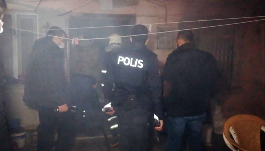 Osmaniyede akılalmaz olay Kendini eve kilitleyip ateşe verdi
