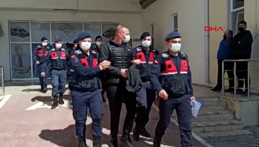 İlişkisi olduğu kadını tabanca ile öldürüp, tarlaya gömdü