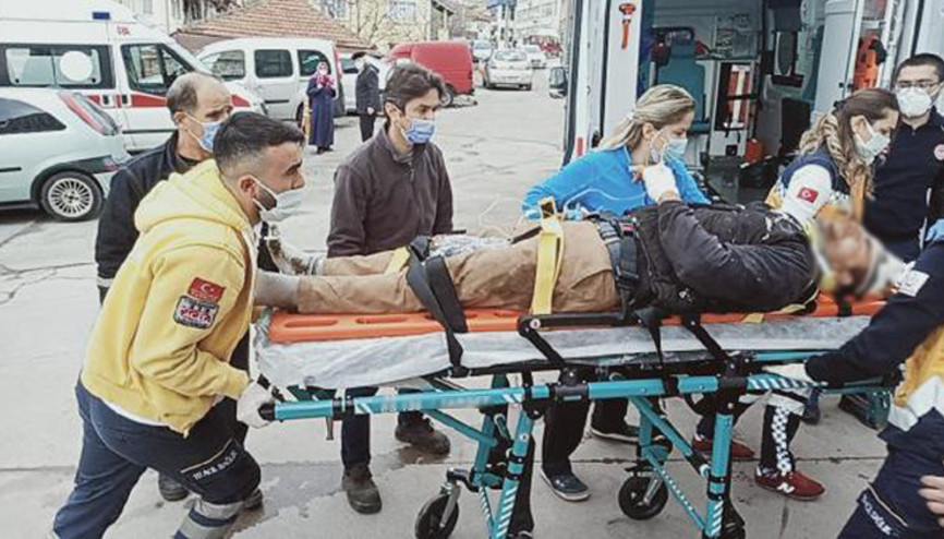 Üzerine levha düşen işçi yaralandı