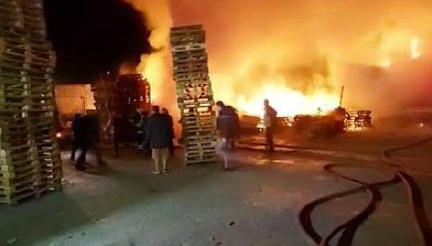 Gebze’de palet fabrikasında yangın Küle döndü