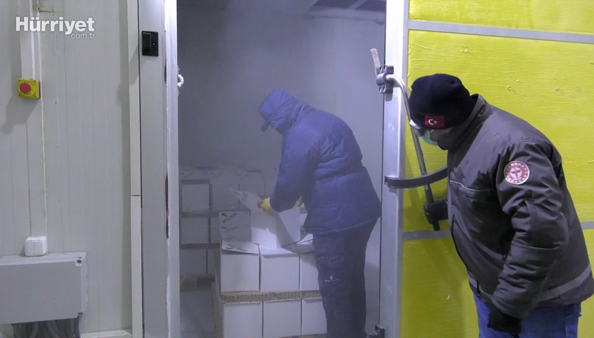 2,8 milyon doz BionTech aşısı Türkiye’ye getirilerek Sağlık Bakanlığı depolarına yerleştirildi.