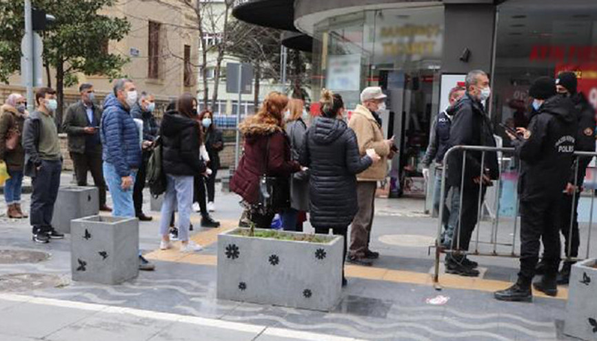 Vali uçan kuşa HES kodu sorulacak dedi, bir günde 58 bin sorgu yapıldı Vali uçan kuşa HES kodu sorulacak dedi, bir günde 58 bin sorgu yapıldı