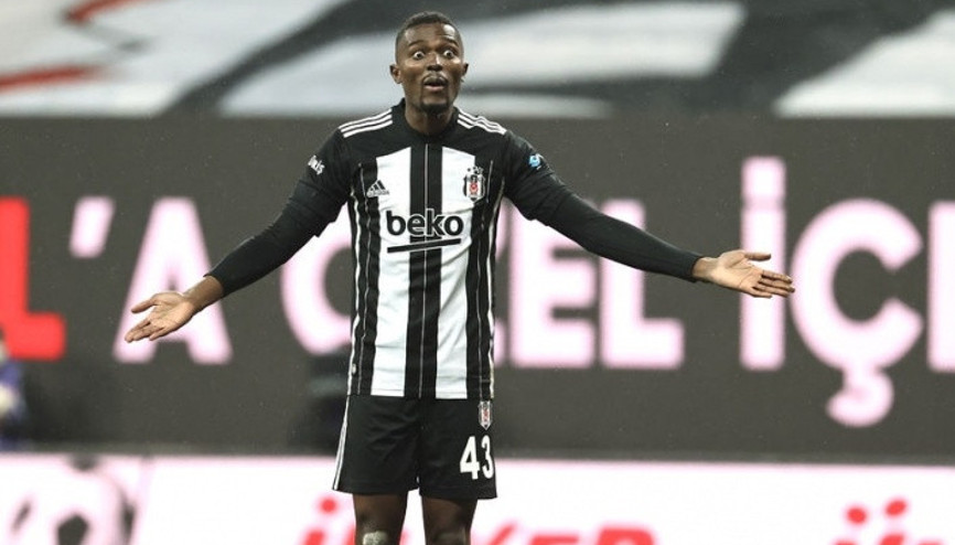 Beşiktaşta Bernard Mensahın sakatlığı sürüyor