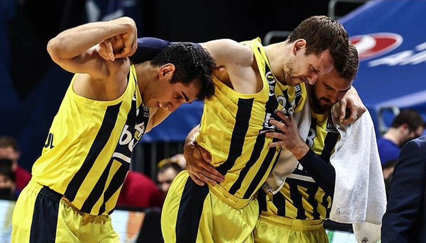 Son dakika: Fenerbahçeden Vesely ve De Colo açıklaması