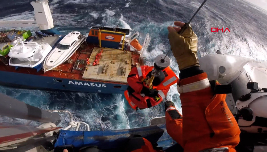 Hollanda bandıralı geminin mürettebatı ölümden böyle kurtarıldı