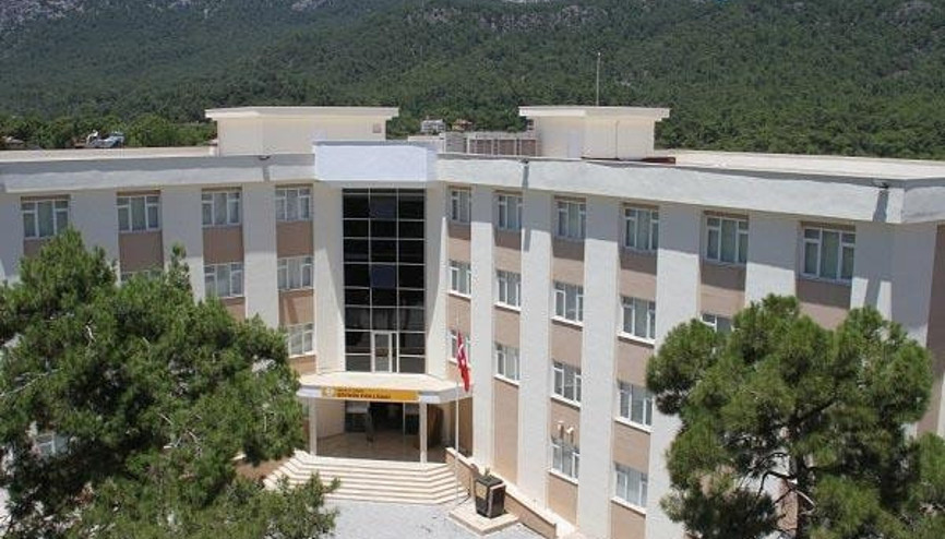 Fen Lisesinde skandal uygulama Öğretmenlere Kovid-19 nöbeti Fen Lisesinde skandal uygulama Öğretmenlere Kovid-19 nöbeti