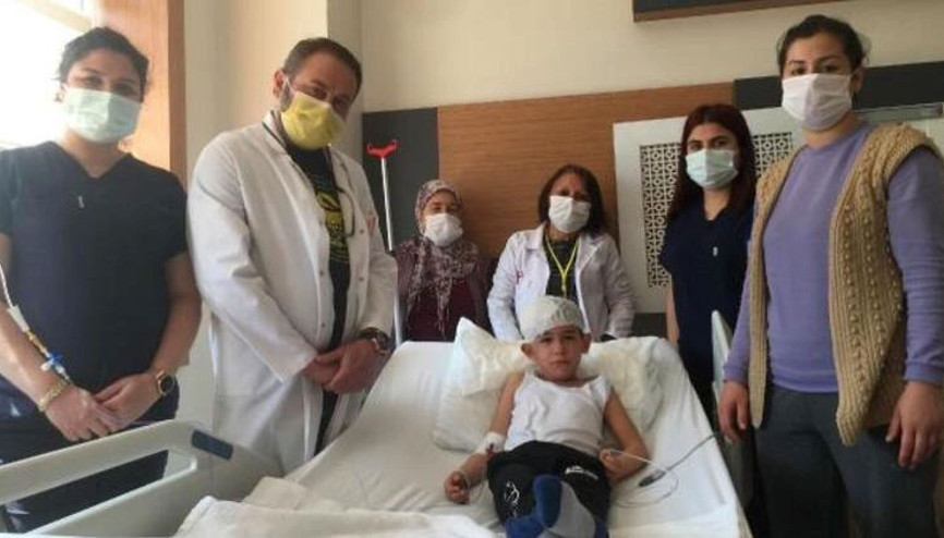 Manisada, 6 yaşındaki Eymenin başına yorgun mermi isabet etti