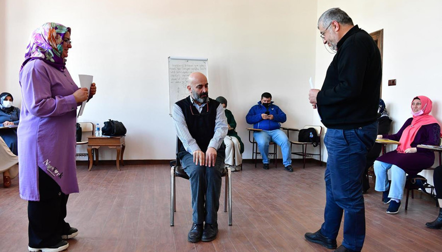 İlk konservatuvarda sahneye hazırlanıyorlar