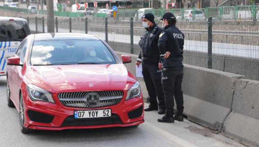 Karantina ihlali, polisin yol kontrolünde ortaya çıktı