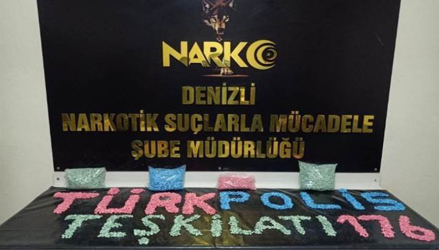 Denizlide durdurulan hafif ticari araçtan 19 bin 826 uyuşturucu hap çıktı