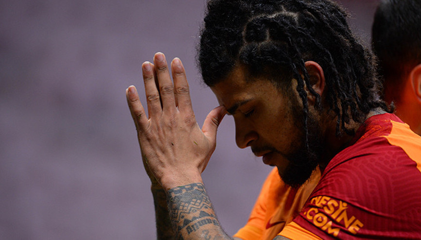 Galatasarayda DeAndre Yedlin şoku Oyuna devam edemedi