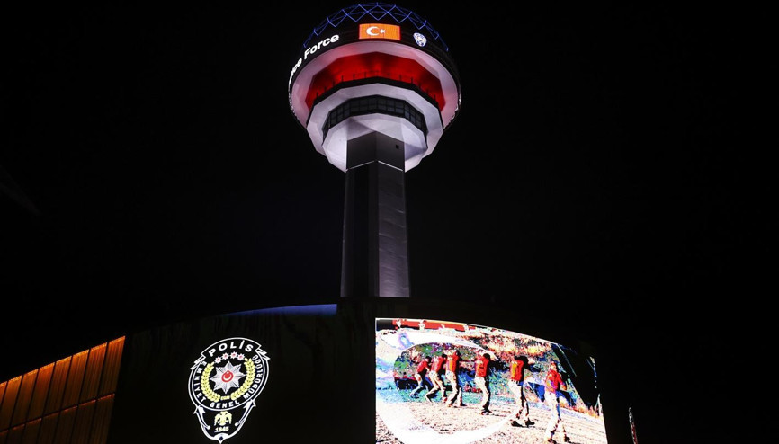Atakule’ye polis çakarı