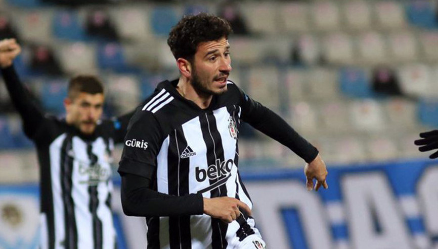 Beşiktaşta Oğuzhan Özyakuptan maç sonu zemin eleştirisi