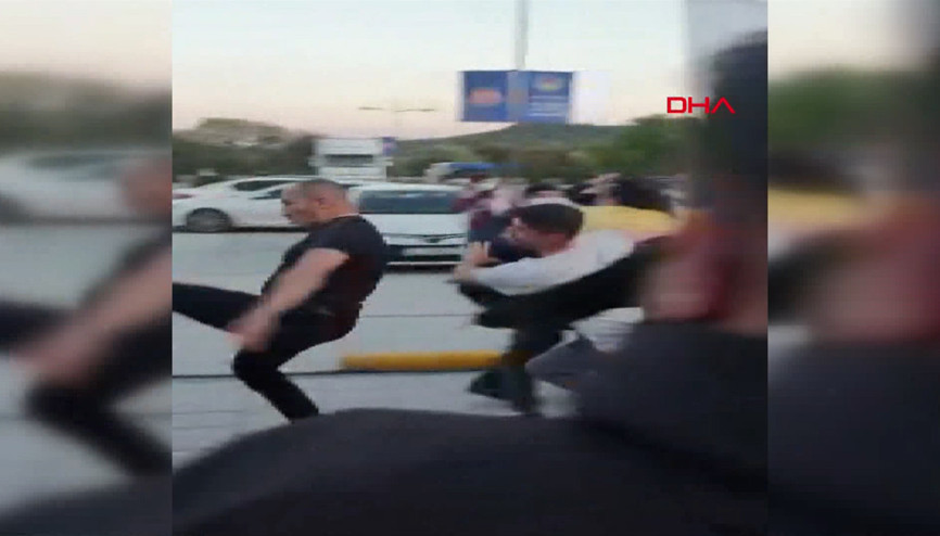 Bodrumda oyuncu Mustafa Üstündağ ralli yarışları sonrası heyetle kavga etti Bodrumda oyuncu Mustafa Üstündağ ralli yarışları sonrası heyetle kavga etti