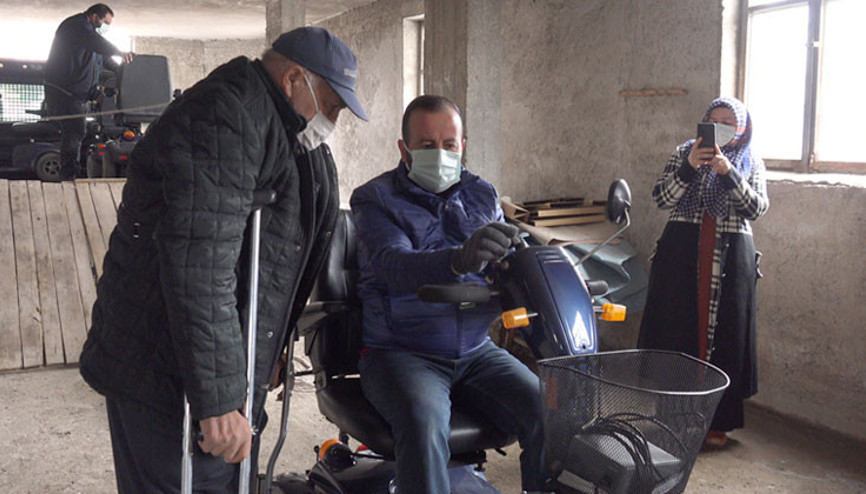 Gurbetçi kadından, memleketindeki engellilere akülü araç
