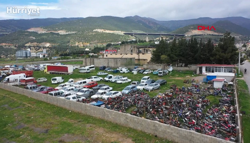 Yediemin otoparkındaki araçlar çürüyor