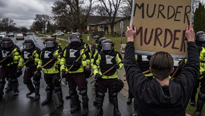 ABDde Daunte Wrightın ölümünü protesto eden 40 kişi gözaltına alındı ABDde Daunte Wrightın ölümünü protesto eden 40 kişi gözaltına alındı