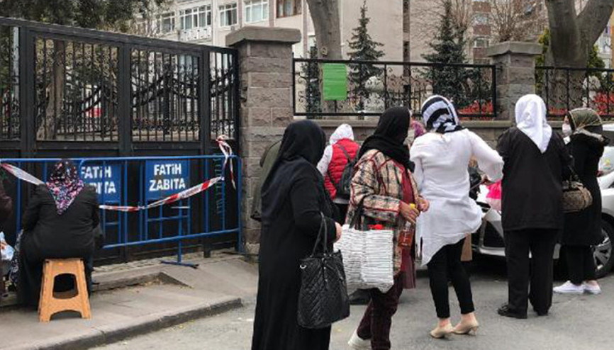 Pandemi nedeniyle kapalı olan Oruçbaba Türbesine ziyaretçi akını