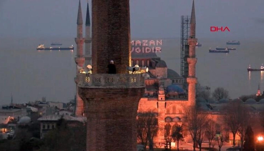 Ayasofyada iftar için ilk ezan okundu Ayasofyada iftar için ilk ezan okundu