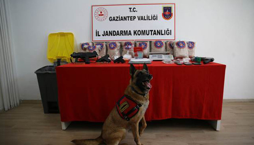 Gaziantepte bir evde çöp kovasının içinde 41 kilogram eroin ele geçirildi