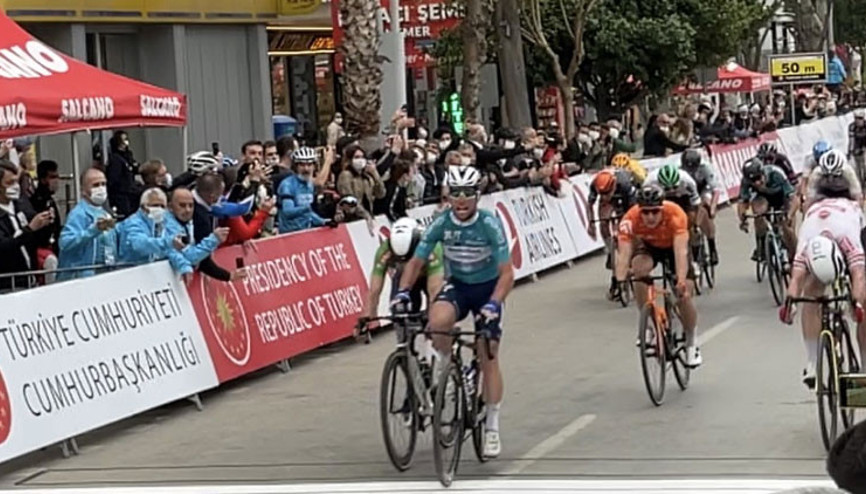 56. Cumhurbaşkanlığı Türkiye Bisiklet Turunun 4. etabını Mark Cavendish kazandı