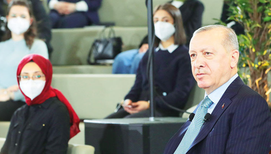 Gençlerle buluştu