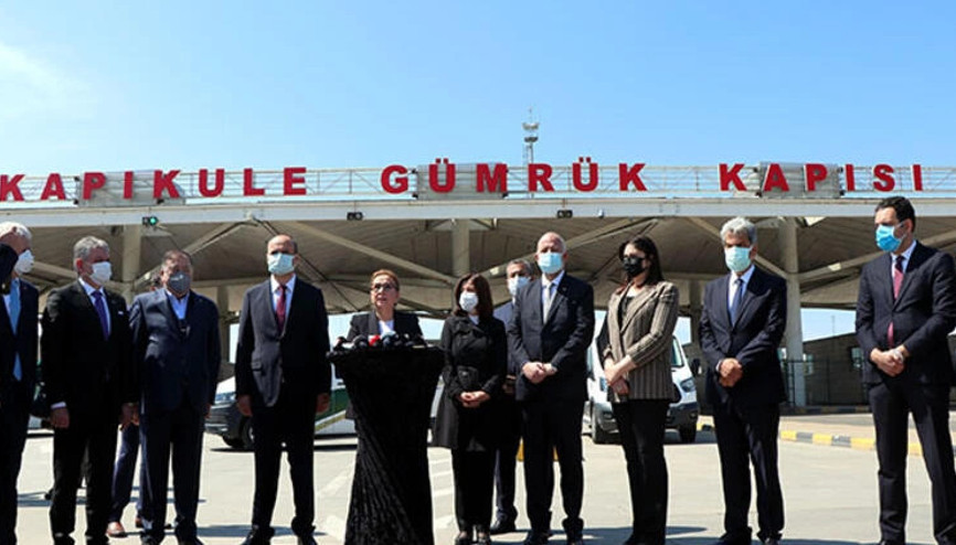 Bakan Pekcan: Gümrük kapılarında 1 dakika bile kaybetme lüksümüz yok Bakan Pekcan: Gümrük kapılarında 1 dakika bile kaybetme lüksümüz yok