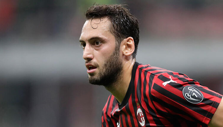 Hakan Çalhanoğluna transferde PSG kancası