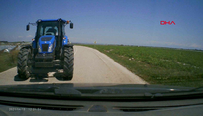 Traktörle çarpışan otomobilin sürücüsü: pusuya düşürülüp, darbedildim