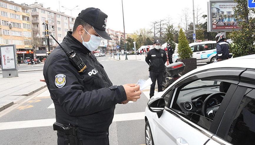 Son dakika... İçişlerinden denetim açıklaması: 81 ilde 3.787 kişiye işlem yapıldı Son dakika... İçişlerinden denetim açıklaması: 81 ilde 3.787 kişiye işlem yapıldı