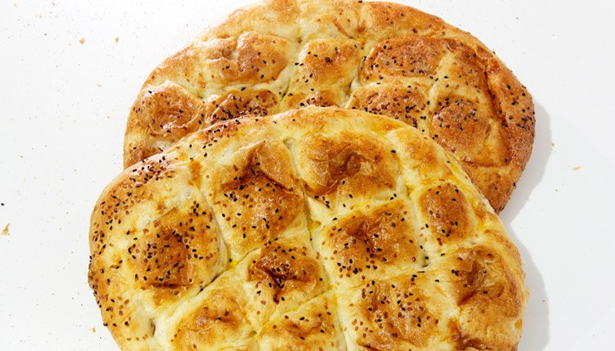 Ramazan pidesi nasıl yapılır Evde yumurtalı, yumurtasız Ramazan pidesi tarifleri