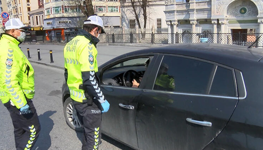 Hafta sonu ve hafta içi şehirler arası seyahat yasağı var mı İşte seyahat yasağı saatleri ve İçişleri Bakanlığı genelgesi..