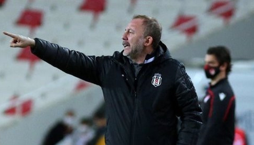 Beşiktaşta Kayserispor maçı öncesi forvet belirsizliği Welinton da cezalı...