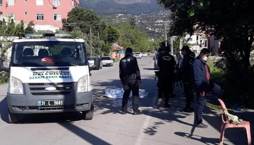 Yüksek ses tartışması faciaya yol açtı: 2 ölü, 3 yaralı Yüksek ses tartışması faciaya yol açtı: 2 ölü, 3 yaralı