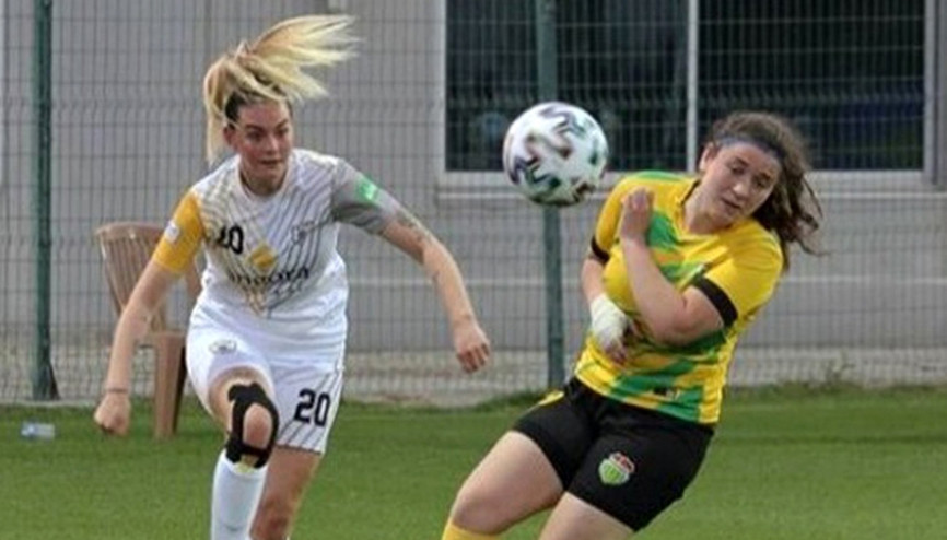Survivor Aycan Yanaç ilk kez Kadın Futbol Ligi’nde forma giydi