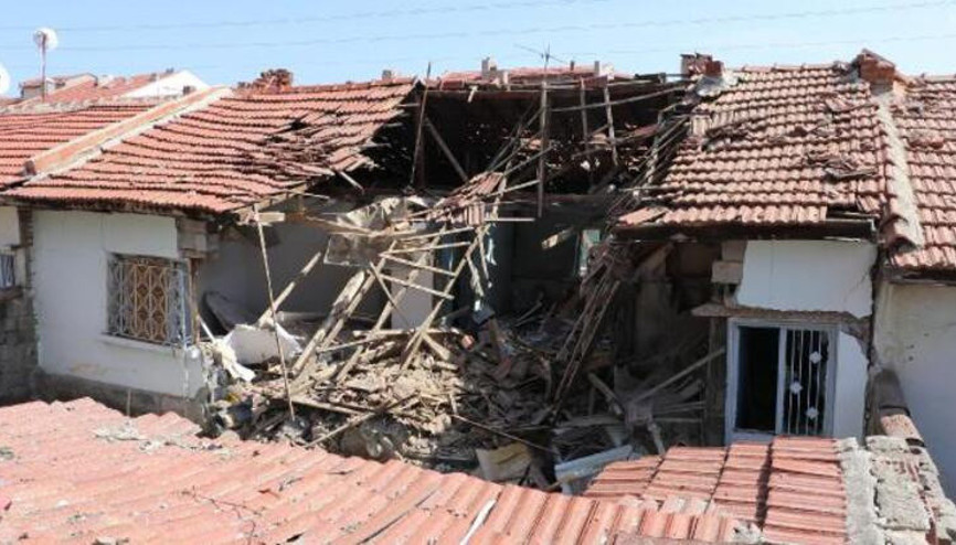 Helyum gazı tüpleri patladı, müstakil ev kullanılamaz hale geldi