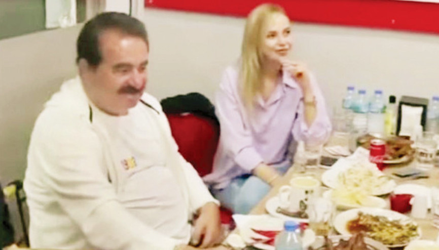 İbrahim Tatlıses yeni eşi ve ailesiyle iftar yaptı
