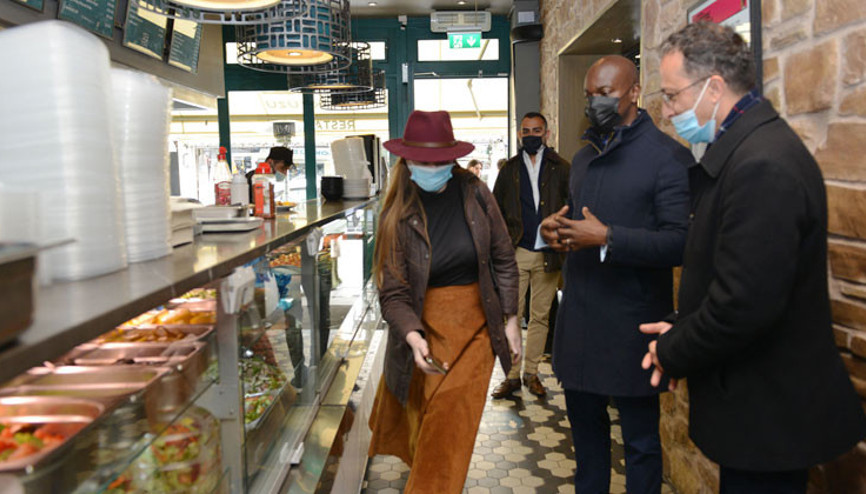 Muhafazakâr aday Shaun Bailey Haringey Türk esnafı ziyaret etti