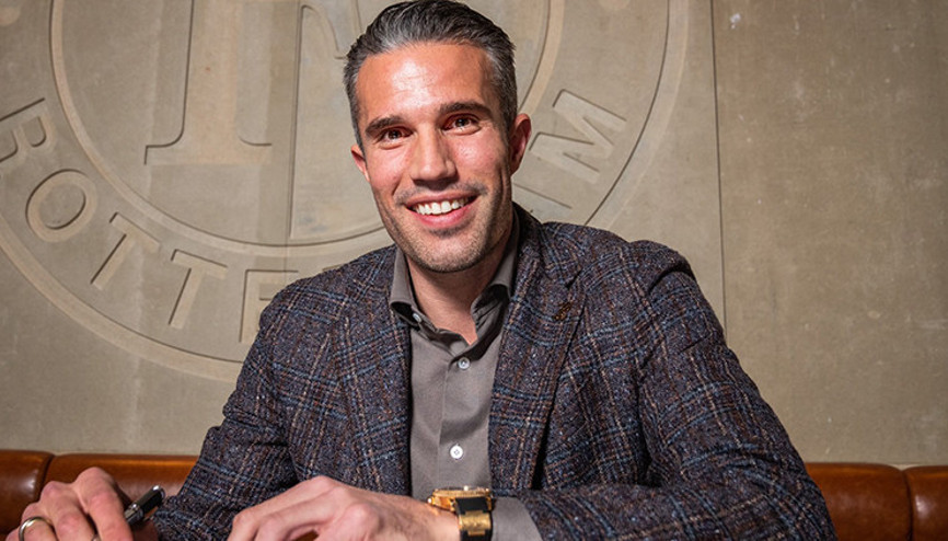 Robin van Persie teknik direktör oldu Feyenoordda oğlunun takımını çalıştıracak