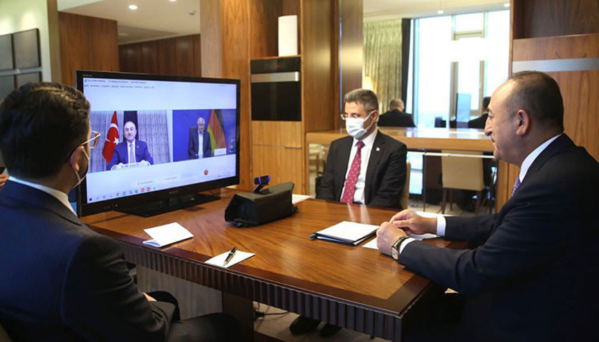 Bakan Çavuşoğlu, Almanya İçişleri Bakanı Seehofer ile görüştü