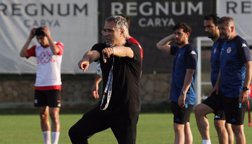 Ali Şafak Öztürkten Antalyasporlu futbolcular ve ailelerine büyük jest