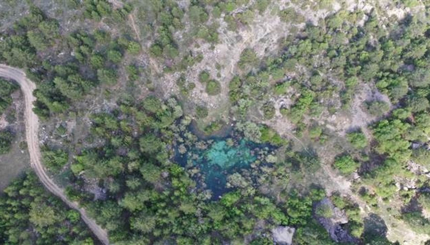 Heyelan sonrası oluşan gölü gören hayran kalıyor