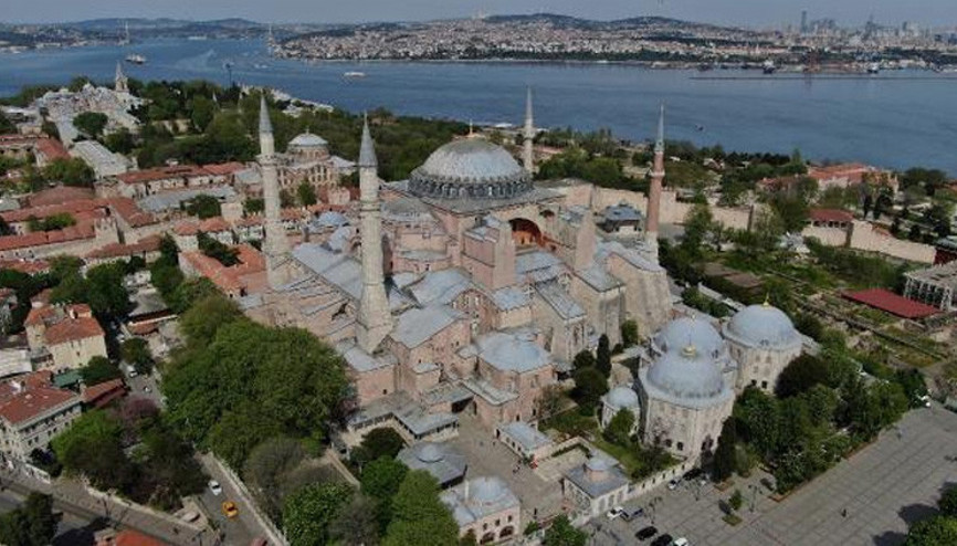 Ayasofyada yıllar sonra ilk Yarın akşam ezanıyla birlikte yakılacak
