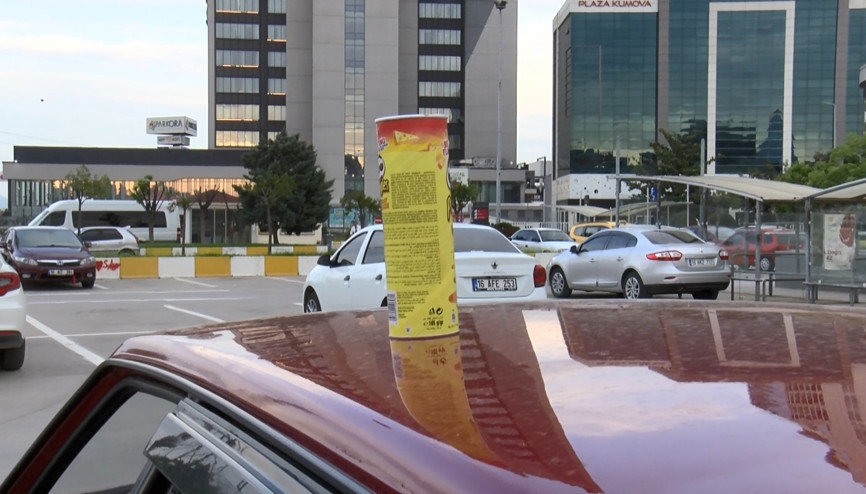 Çöp sandığı paketten para çıktı