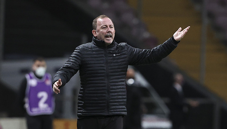 Son Dakika: Beşiktaşta Sergen Yalçından Galatasaray sonrası hakem isyanı